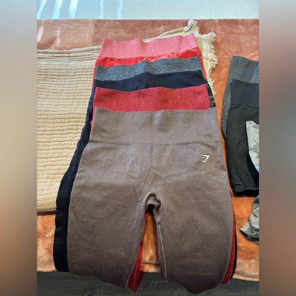 Gym, shark legging and shorts bundle. All adapt compression line. - Picture 2 of 3